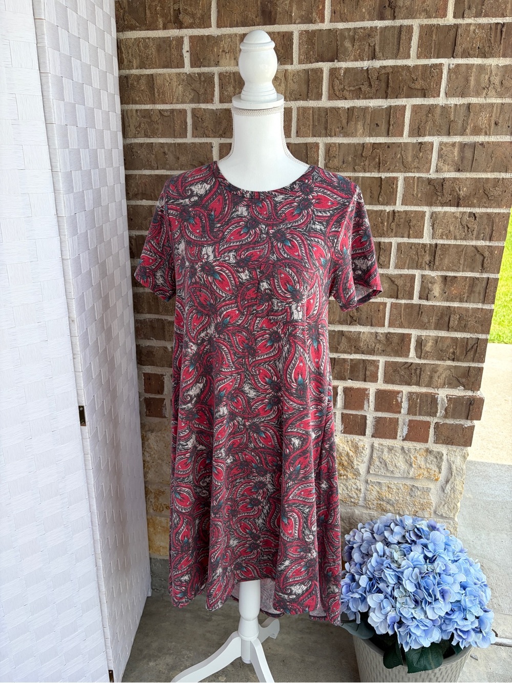LuLaRoe Red Paisley High-Low Carly Dress